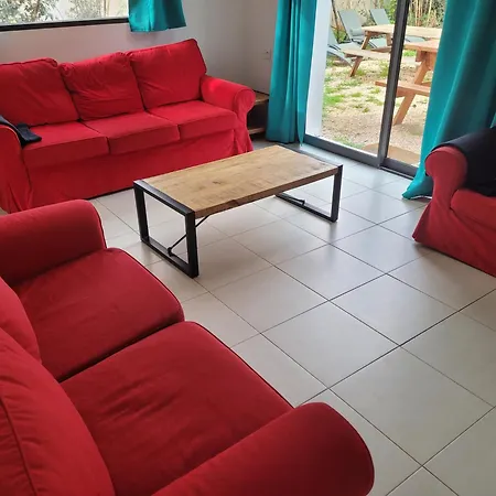 Villa Pres De La *