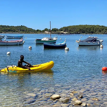 Pres De La Βίλα *