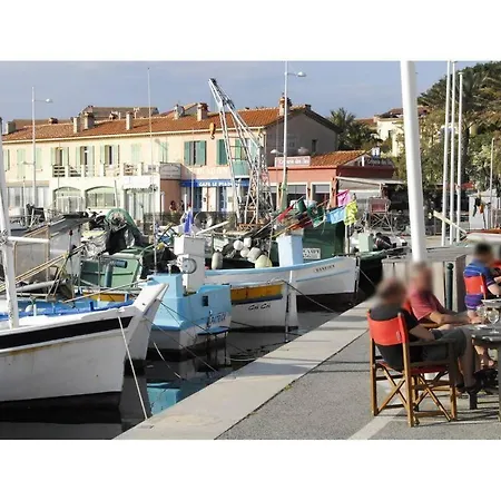 Pres De La Βίλα *