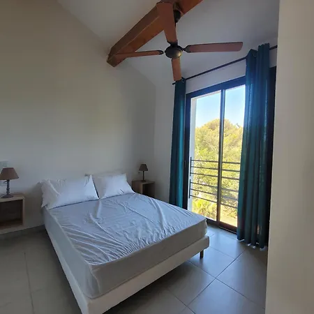 Pres De La Βίλα *