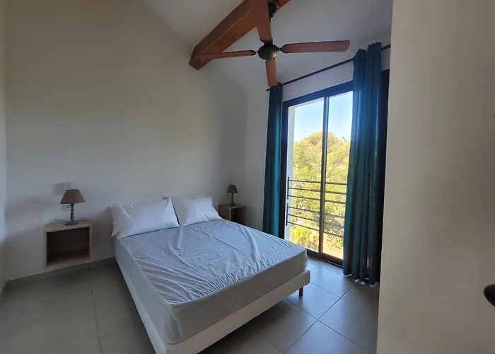 Près De La Villa *