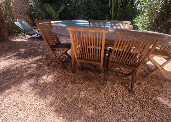 Près De La Villa